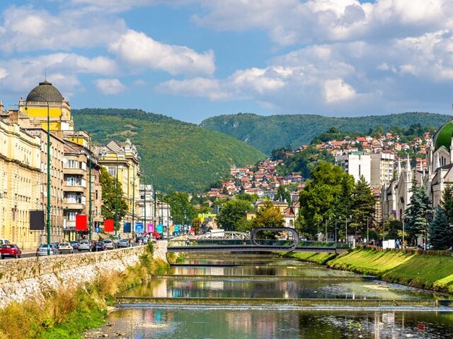 Trabzon Çıkışlı Vizesiz Kosovalı Büyük Balkanlar Turu Extra Turlar ve Akşam Yemekleri Dahil 7 Gece