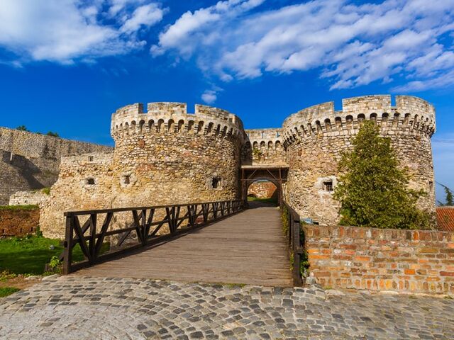 Diyarbakır Çıkışlı Kosovalı Büyük Balkanlar Turu AJet ile Extra Turlar ve Akşam Yemekleri Dahil 6 Gece SKP-TZL