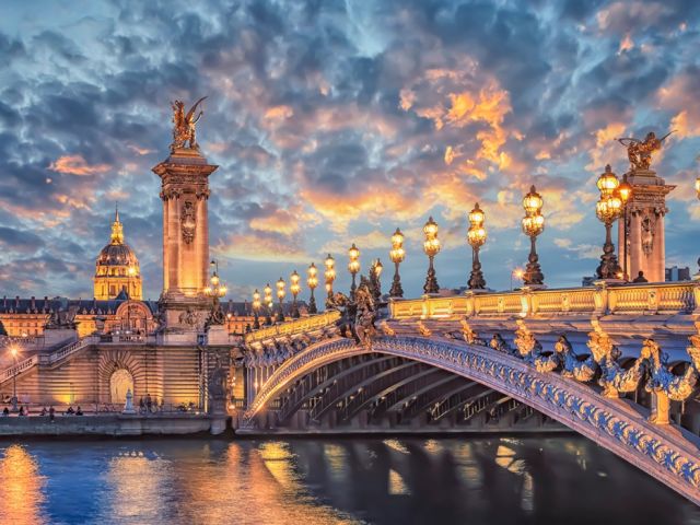 Avrupa'nın Kalbi Benelux & Paris Turu Kurban Bayramı Özel Ajet İle 7 Gece 8 Gün (DUS-FRA)